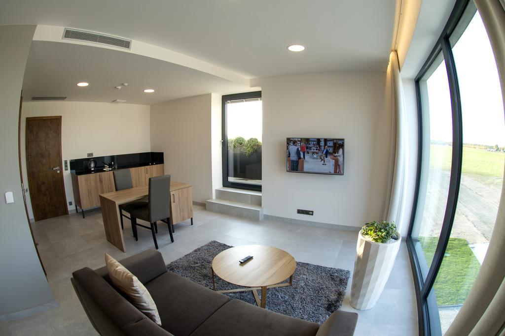 Mg Restaurace/Luxury Apartments Mladá Boleslav Exteriér fotografie